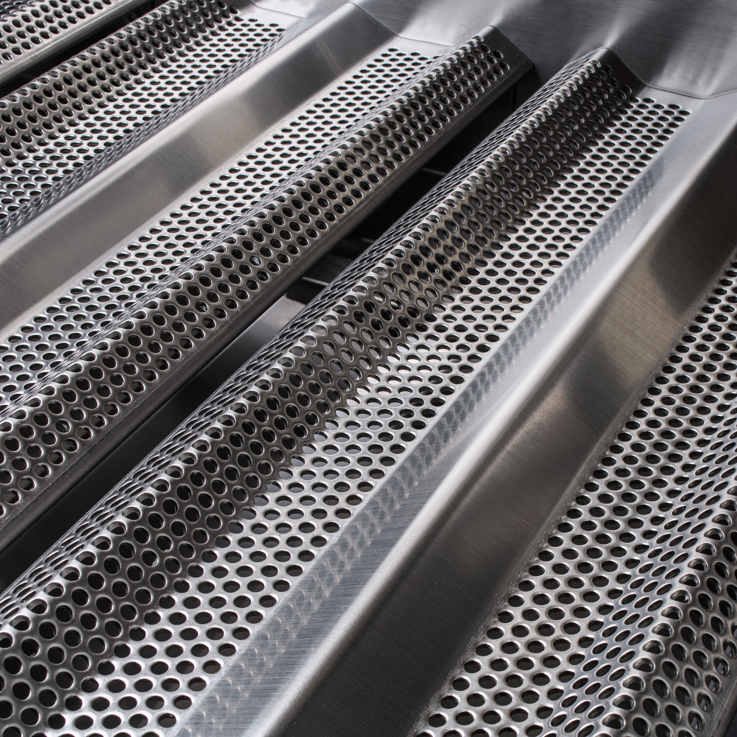 Blaze 40-Inch 5-Burner Premium LTE+ Gas Grill with Rear Burner and Built-in Lighting System - BLZ-5LTE3(LP/NG)