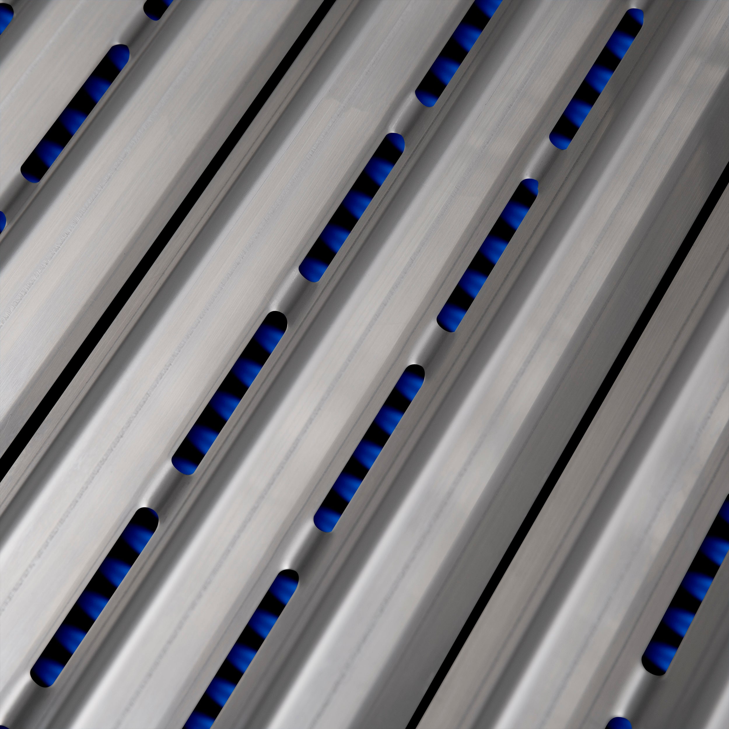 Broil King Baron 490 Pro 4-Burner Gas Grill in Black with Side Burner and Rear Rotisserie Burner – Performance and Versatility