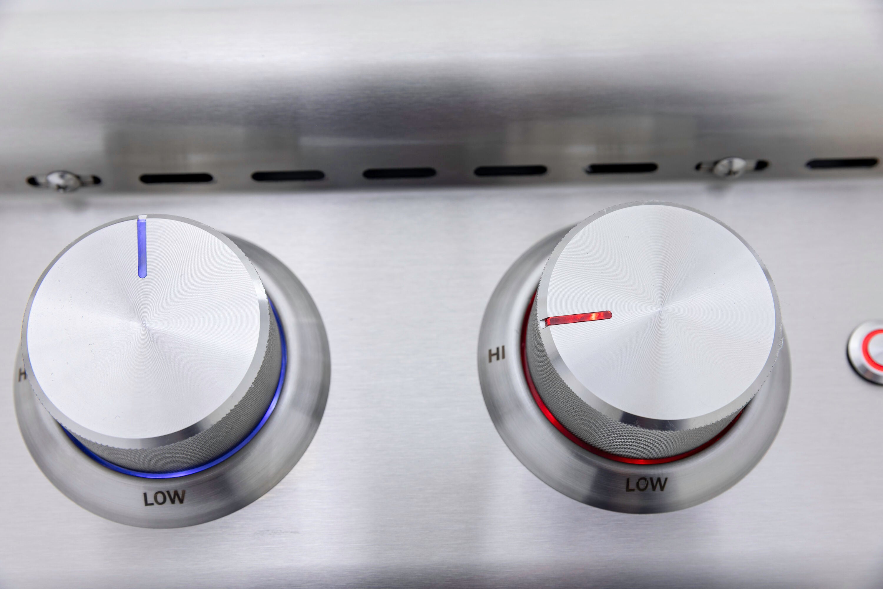 Blaze 40-Inch 5-Burner Premium LTE+ Gas Grill with Rear Burner and Built-in Lighting System - BLZ-5LTE3(LP/NG)