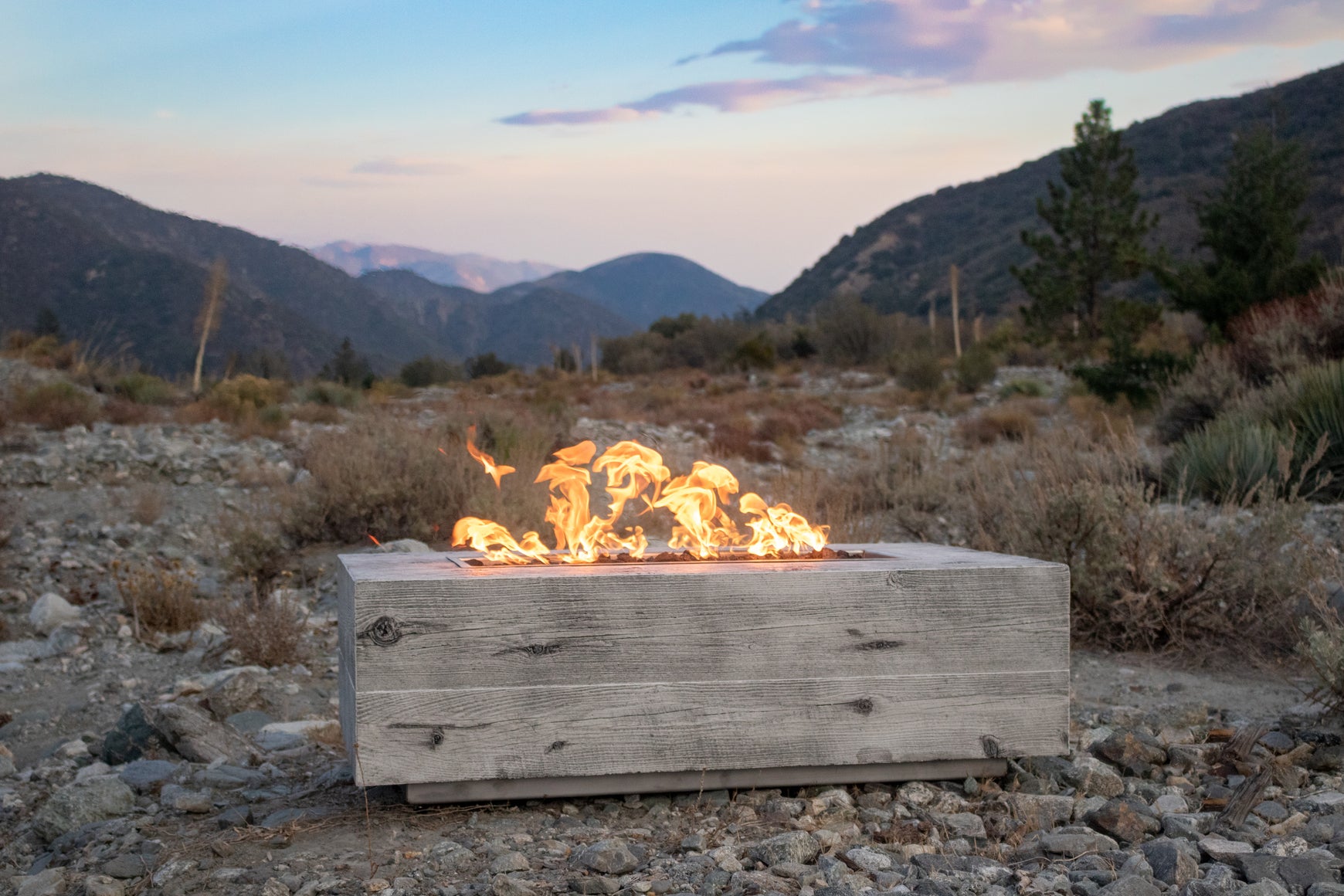 Rectangular Coronado Fire Pit – Wood Grain GFRC Concrete for a Modern, Natural Feel