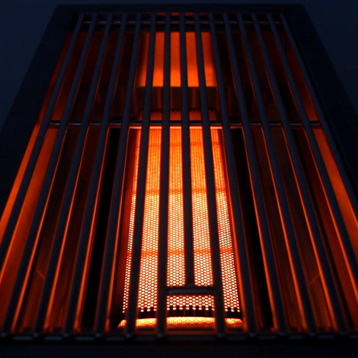 Blaze Premium LTE+ 32-Inch 4-Burner Built-In Gas Grill w/ Ceramic Flame Tamers – Enhanced Grilling Performance